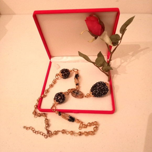 🎁 FREE GIFT INCLUDED 🎁 NWOT Beaded Onyx Necklace - Picture 13 of 15